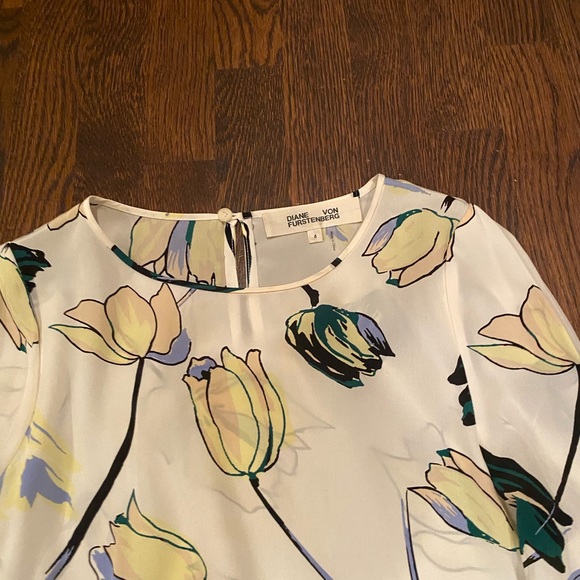 DVF Blouse - Picture 2 of 2